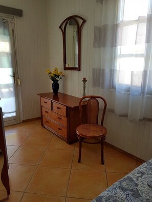 Ochre Room