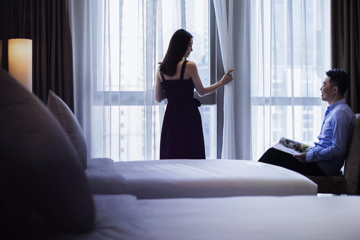 Deluxe Room, 2 Twin Beds, Executive Level | Minibar, in-room safe, desk, iron/ironing board