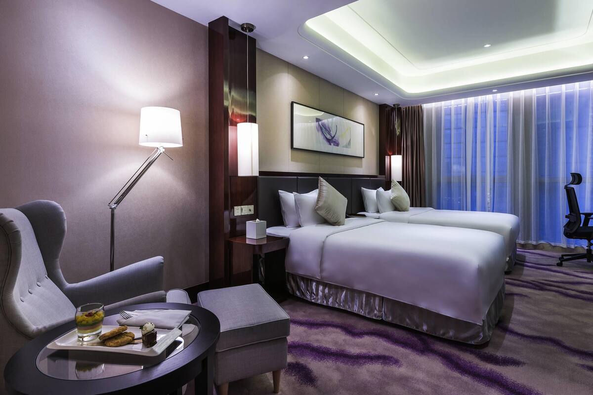 Superior Room, 2 Single Beds | Minibar, in-room safe, desk, iron/ironing board