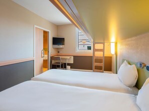Bureau, rideaux occultants, chambres insonorisées, Wi-Fi gratuit