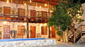 Phòng trăng mật, 1 giường cỡ king | Mặt tiền nơi lưu trú