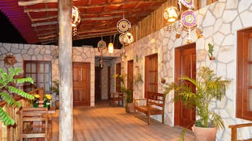 Habitación doble clásica, 2 camas matrimoniales | Vista del balcón