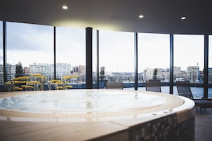 Sauna seca, banheira de hidromassagem, sauna a vapor, banho turco/hammam