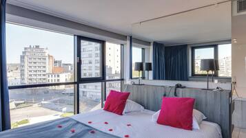 Suite luna di miele, 1 camera da letto | Minibar, tende oscuranti, insonorizzazione, Wi-Fi gratuito