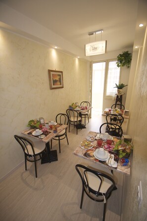 Petit déjeuner composé de spécialités régionales compris tous les jours