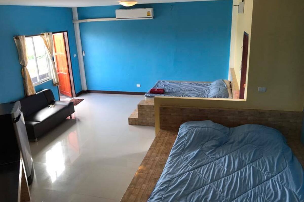 Rollaway beds, free WiFi