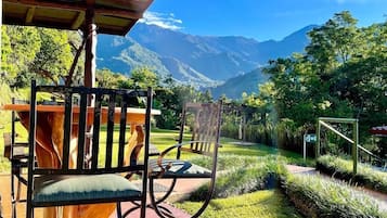 Junior Cabin, Mountain View, Mountainside