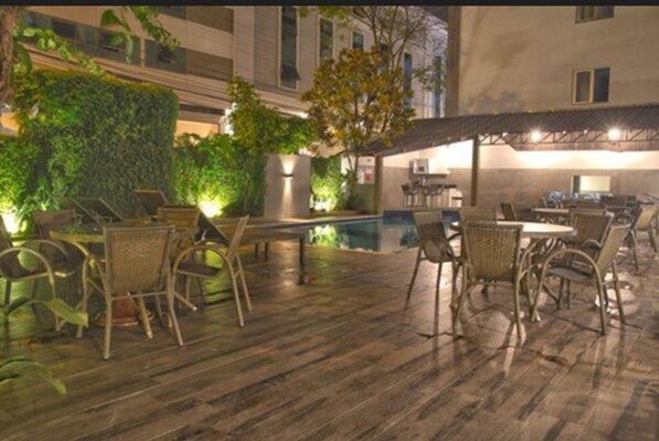 Seasonal outdoor pool - Hotel Gracher Praia (Balneário Camboriú)