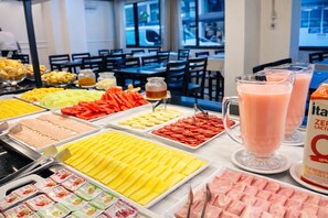 Breakfast meal - Hotel Gracher Praia (Balneário Camboriú)
