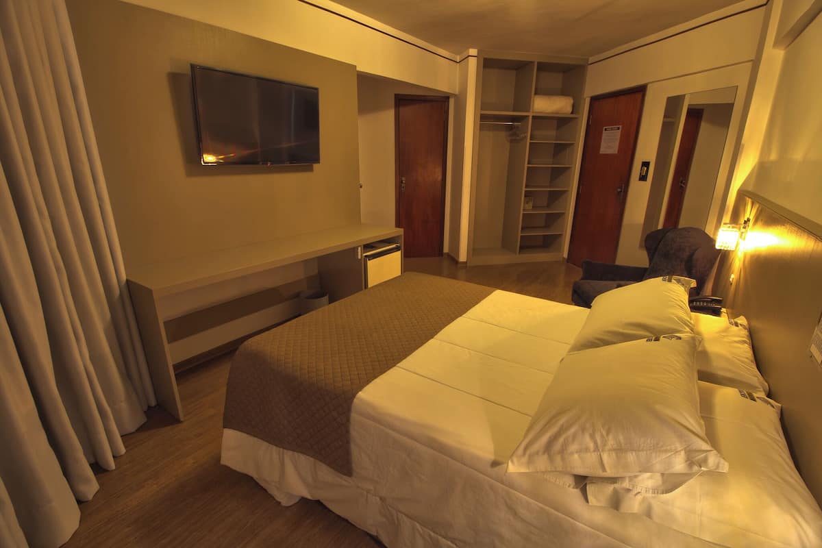 Superior Double Room, Balcony | Minibar, in-room safe, desk, blackout drapes