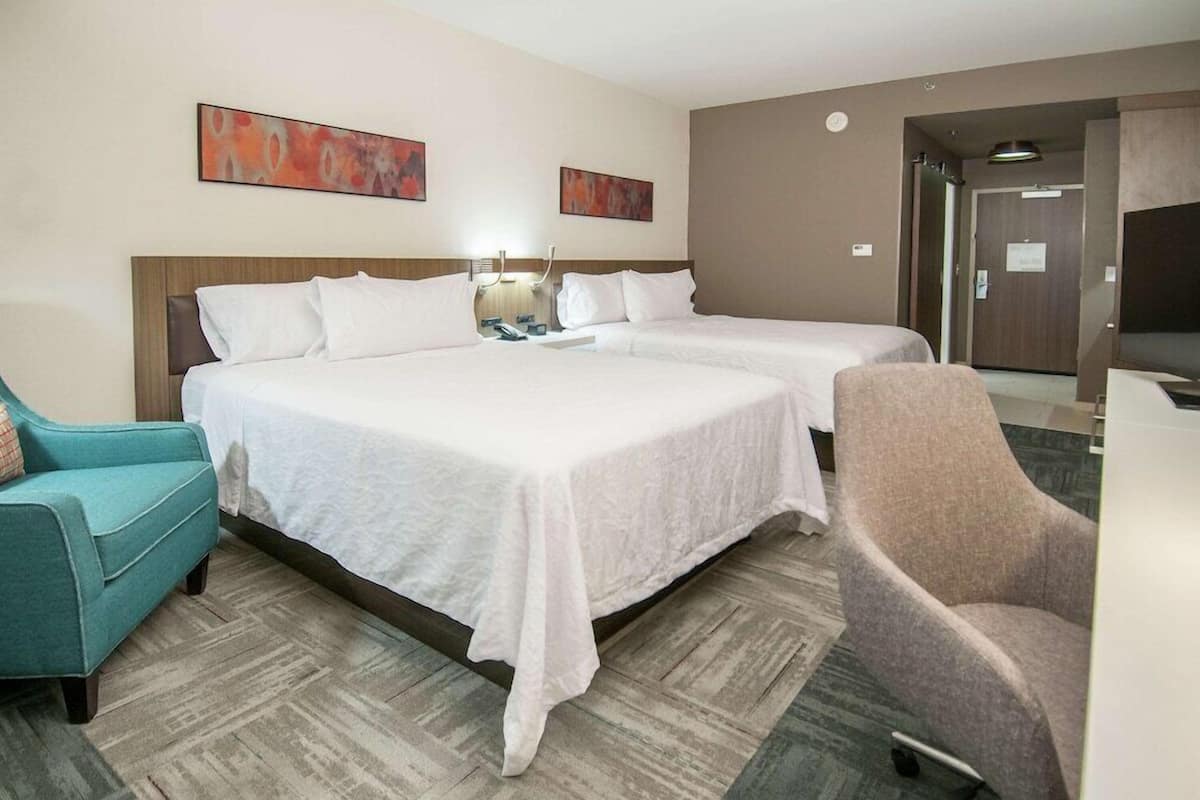 In-room safe, desk, iron/ironing board, cribs/infant beds