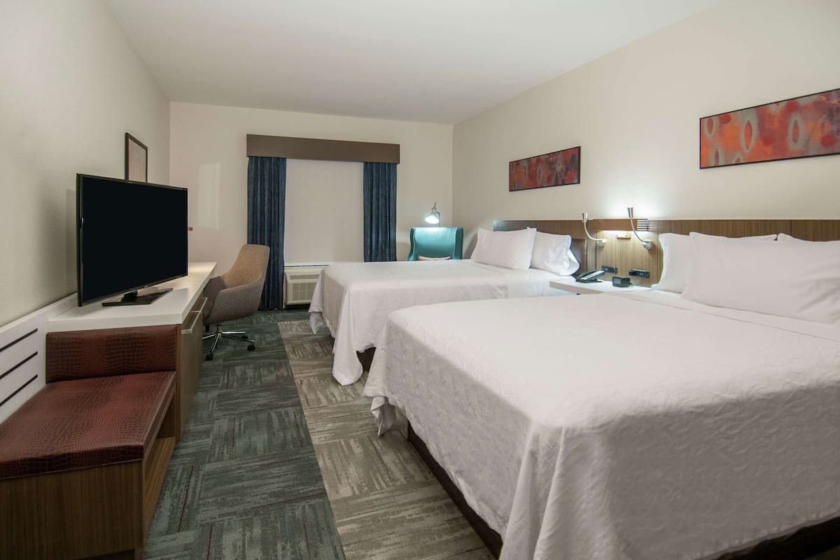 In-room safe, desk, iron/ironing board, cribs/infant beds