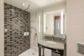 Regadera, regadera con hidromasaje, amenidades de baño gratuitas