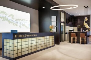 Reception - Hilton Garden Inn Zurich Limmattal (Spreitenbach)