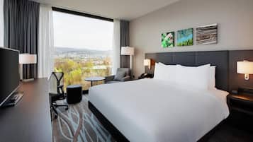 1 bedroom, Select Comfort beds, in-room safe, desk