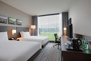 ห้องทวิน, เตียงเดี่ยว 2 เตียง | 1 ห้องนอน, เตียง Select Comfort, ตู้นิรภัยในห้องพัก, โต๊ะทำงาน