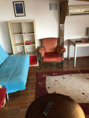 LED TV - Akdag Apartment (Istanbul)