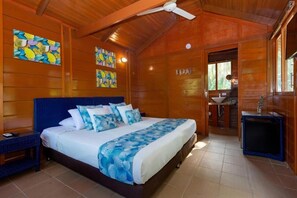 Bungalow Superior | 1 kamar tidur, seprai premium, brankas, dan didekorasi berbeda-beda