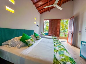 디럭스 트리플룸 | 1 개의 침실, 고급 침구, 객실 내 금고, 각각 다른 스타일의 인테리어