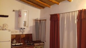 Cafeteira/chaleira, geladeira, micro-ondas