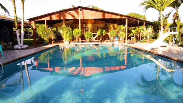 Outdoor pool - Hospedaje Rural Villa Santiago (Rio Jimenez)
