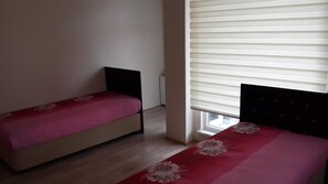 5 bedrooms, free WiFi, bed sheets