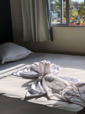 标准双人房 | 免费 WiFi、床单