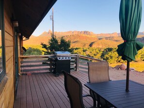 BBQ/picnic Area - Zion Red Rock Cabin (Rockville)