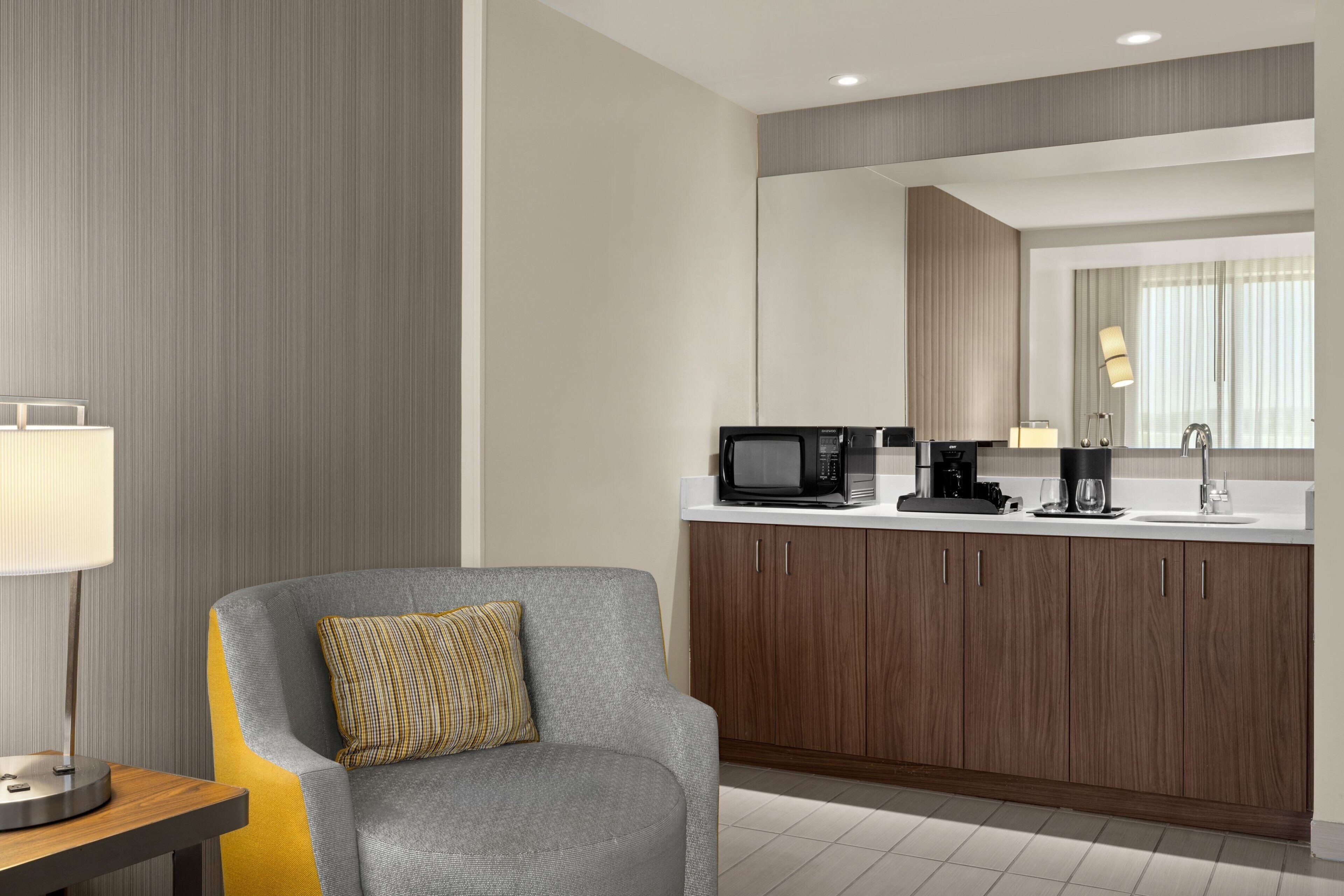 fridge, microwave, coffee/tea maker