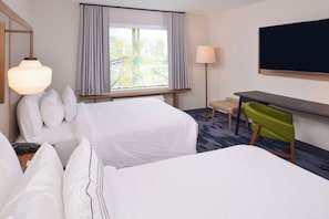 Desk, blackout curtains, iron/ironing board, free cots/infant beds - Fairfield Inn & Suites by Marriott Columbus Grove City (Grove City)