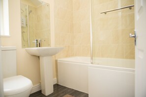 Cottage, Garden View | Bathroom | Combined shower/bathtub, hair dryer, towels - Plover Cottage (Huddersfield)