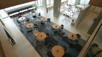 Ilmainen päivittäinen buffetaamiainen