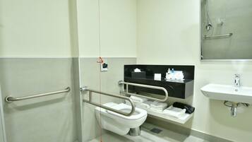 Habitació estàndard, 1 llit de matrimoni gran, accessible | Bany | Dutxa, capçal de dutxa tipus cascada i articles de tocador gratuïts