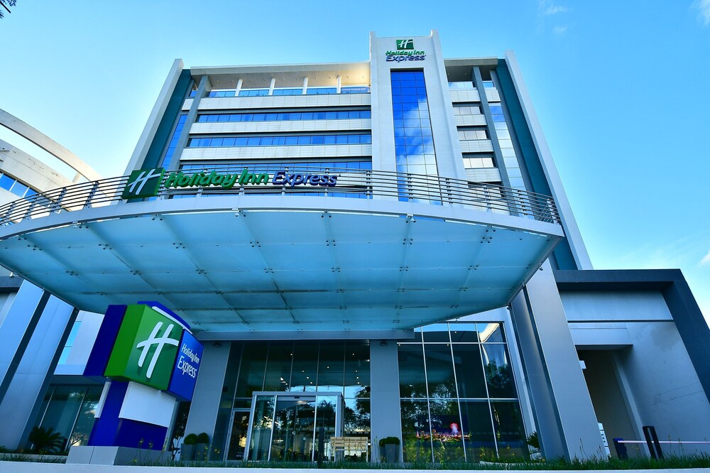 Holiday Inn Express Asuncion Aviadores, an IHG Hotel