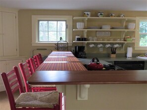 Microwave, stovetop, dishwasher, coffee/tea maker