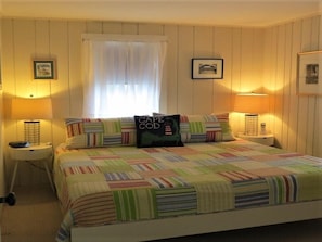 2 slaapkamers, een strijkplank/strijkijzer, internet, beddengoed