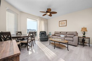 TV - Destin West 512 * Beach Chair Set Included (Fort Walton Beach)