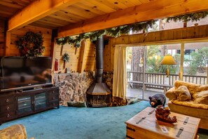 Smart-TV, peis, videospill og DVD-spiller