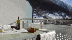 Deluxe Condo, Non Smoking, Mountain View | Balcony