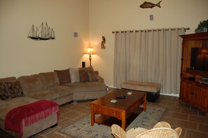 Smart TV, DVD player, books, stereo