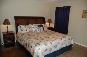 3 bedrooms, desk, iron/ironing board, free WiFi