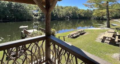 Kesäleirin mökki Mountain Retreat