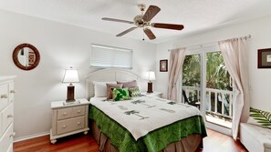 3 slaapkamers, een bureau, een strijkplank/strijkijzer, wifi