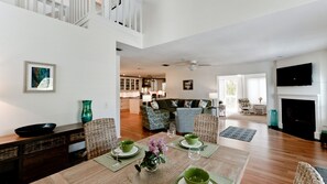 Smart TV, fireplace, offices - Isle Haven A – Steps from AMI Sands, Private Pool and Pets Welcome (Holmes Beach)