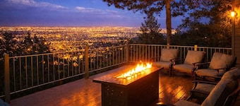 Luxury 4,000 sf Canyon Estate Views near Broadmoor