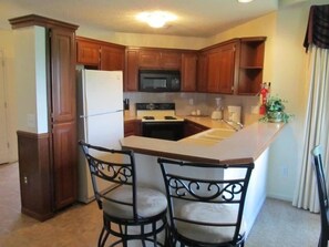 Refrigerador, microondas, horno y lavavajillas 