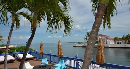 Real World MTV House-18 to 22 guests, Not Just a House Your Own Private Resort