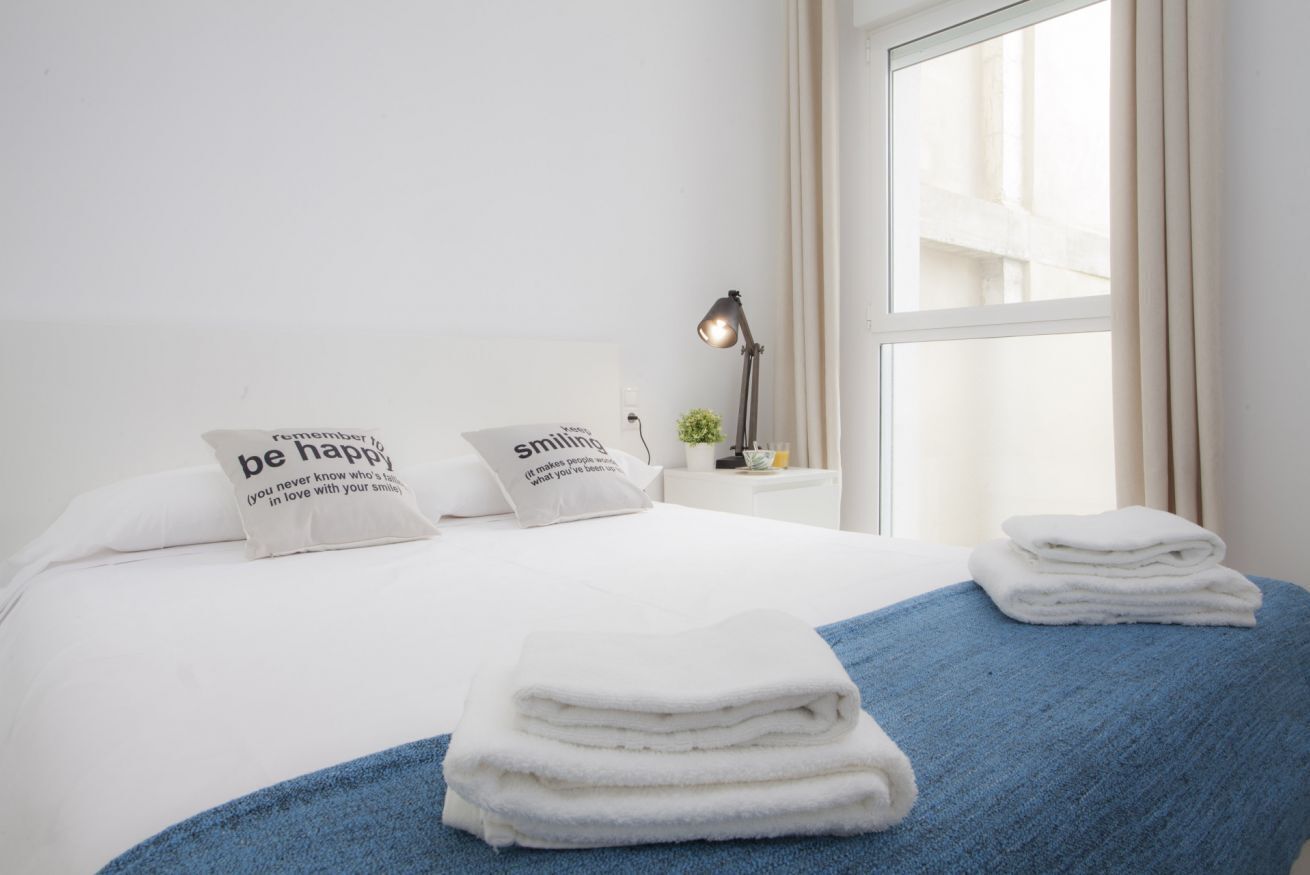 2 quartos, acesso à internet, roupa de cama