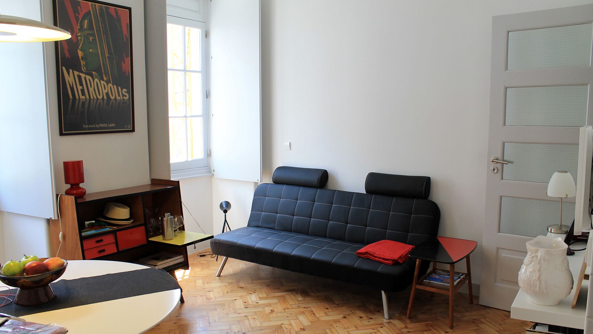 TV, books, music library, stereo