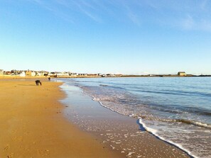 Beach nearby, sun loungers